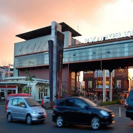 Hyper Inn Bandung Exterior photo
