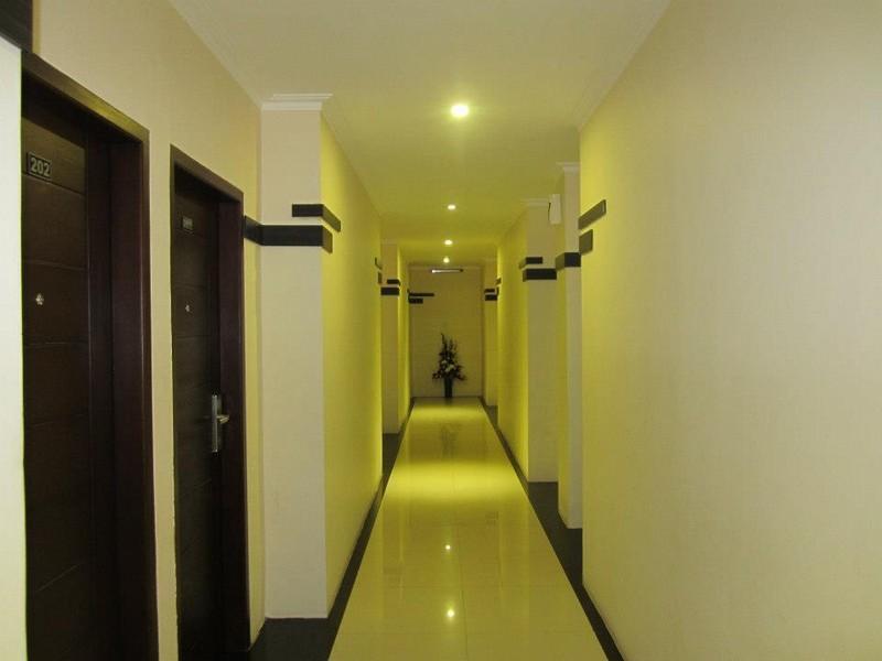 Hyper Inn Bandung Exterior photo